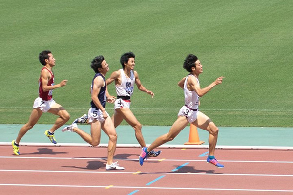 800m優勝　木原裕貴（経２）　1分50秒24　（同志社新記録）