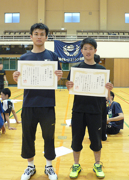 男子Bクラス ダブルス準優勝　高橋（左）・伊藤