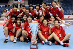 女子ユース世界選手権第17位　プレジデントカップ受賞日本代表中村選手　後列右から3人目